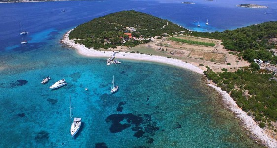 Blue sea at Budikovac island