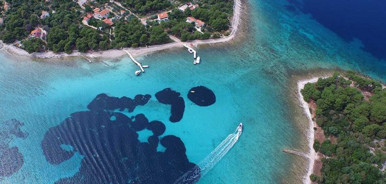 AerialViewonBlueLagoonspeedboattourSplitCroatia