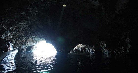 BeamoflightinGreenCaveCroatia