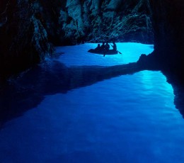 InsideBluCaveBisevoonspeedboatourSplit