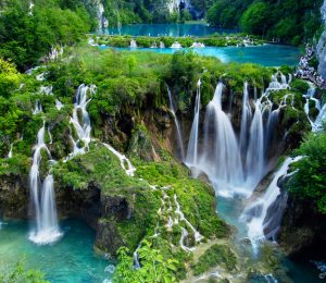 split day trip to plitvice lakes