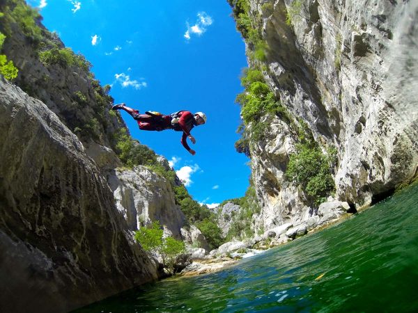 jump into the lake of Cetina river