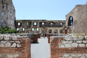 Walking inside Diocletian Palace