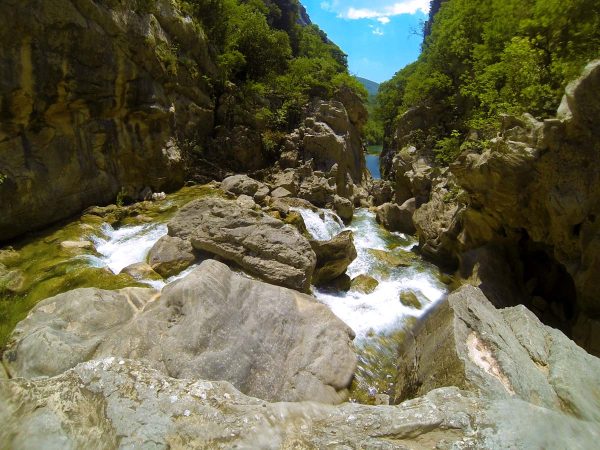 canyontourofcetina-followthestream