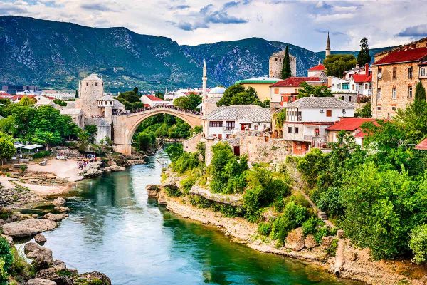 people-on-mostar-bridge