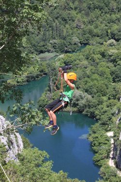 downthecetinacanyonziplinetourfromsplit