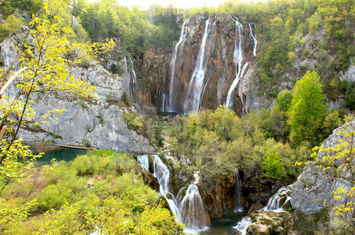 PlitviceLakesNP-largestwaterfall