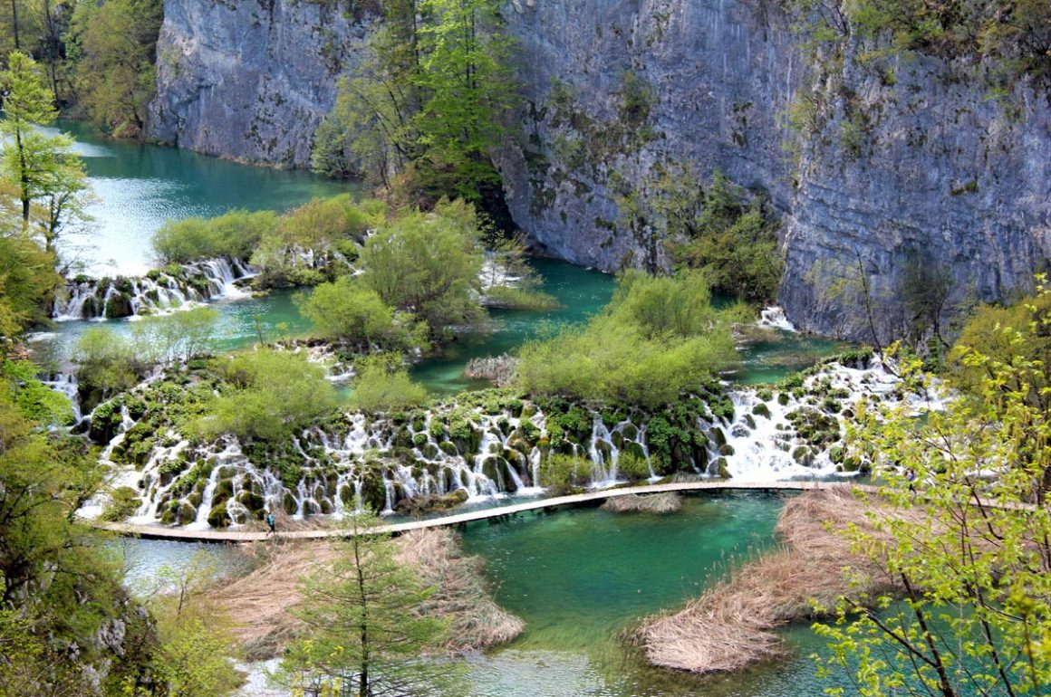 PlitviceLakesNP-panoramicinterconnectinglakes