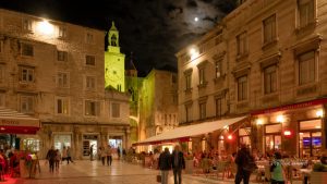 Photo by James Seith Photography, People's square at night