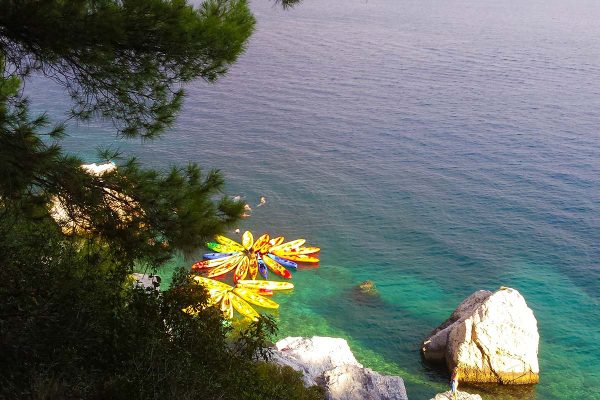 SeaKayakingTourSplit-swimminghiddenbeach