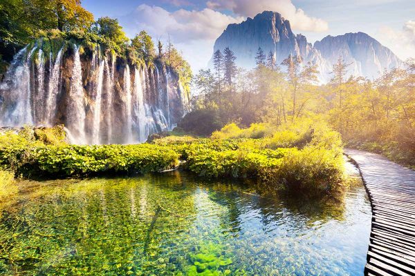 high-waterfalls-trial-and-mountains-of-plitvice