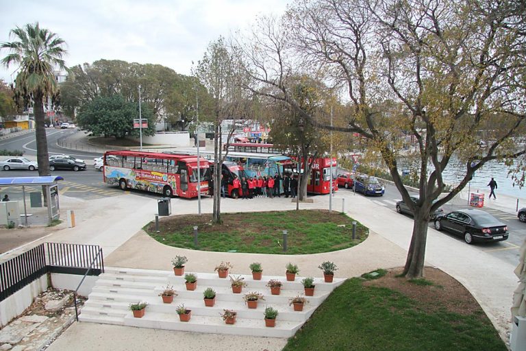 Bus tour Split, Klis, Salona and Trogir. Hop on Hopp off bus tour